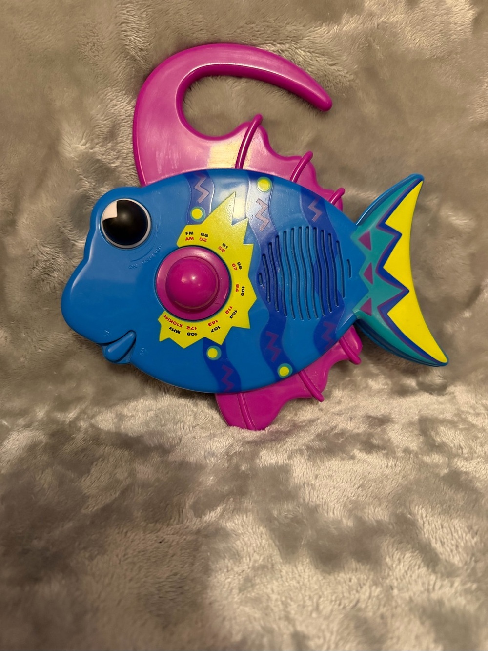 Vintage Spectra Tune A Fish Tropical Fish AM/FM Shower Radio UC-100 Works 1990s